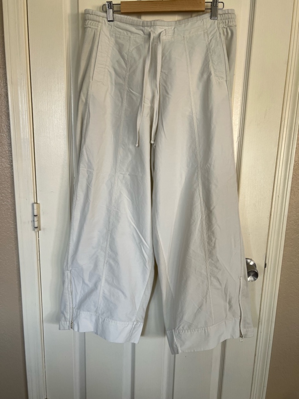 Anthro Daily Practice Off White/ Cream Wide Leg Pants  Athleisure Zip Hem